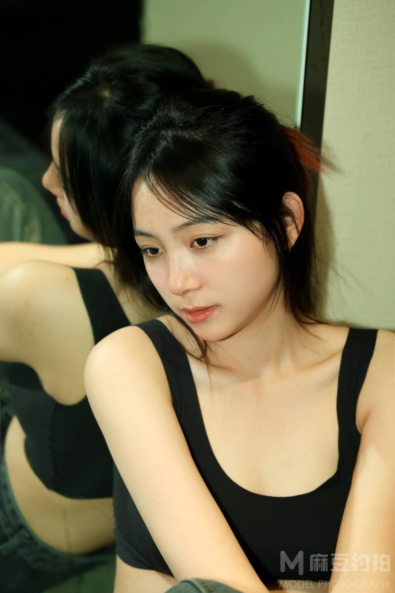 黑白模特