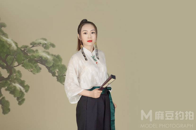 汉服模特