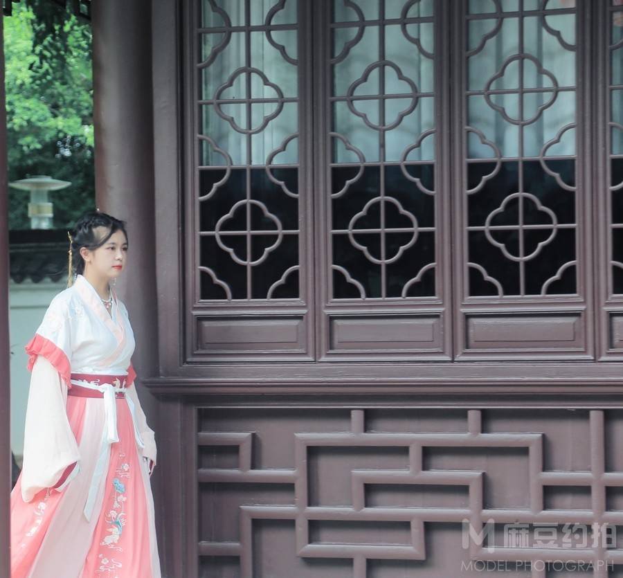 汉服模特