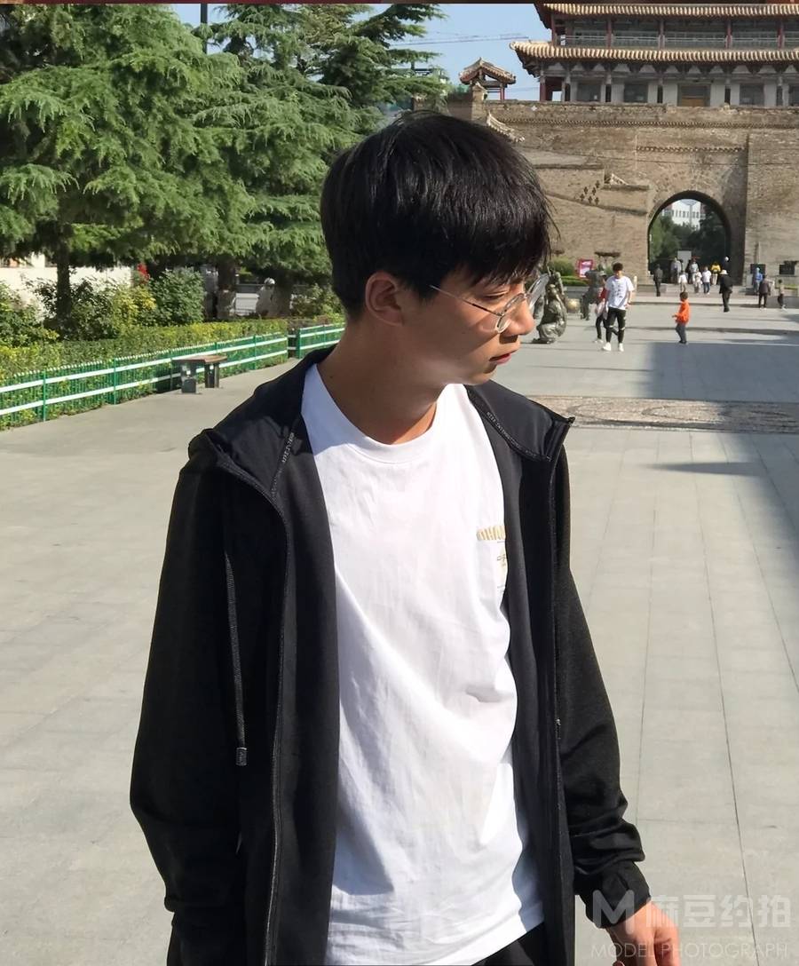 校园模特