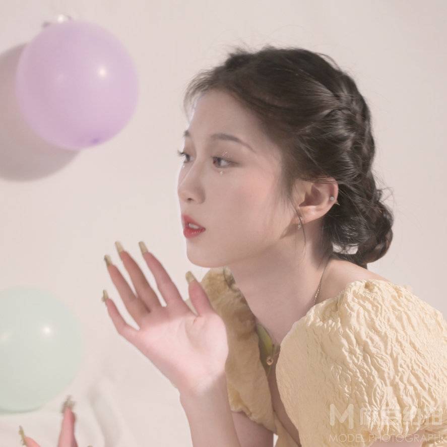 情绪模特