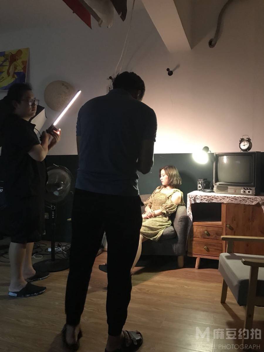 情绪模特