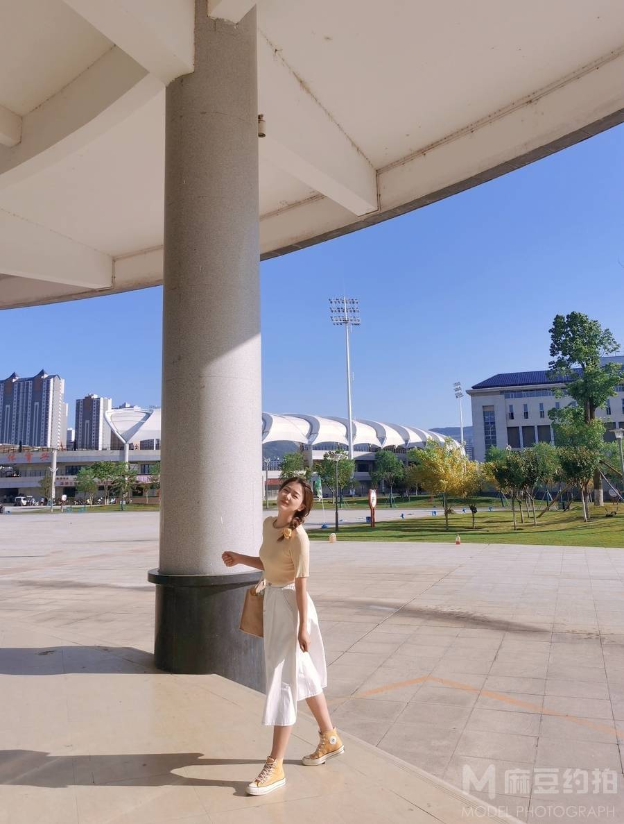 校园模特
