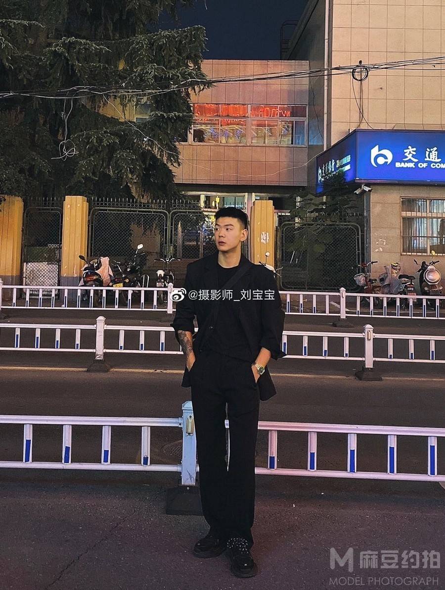 情绪模特