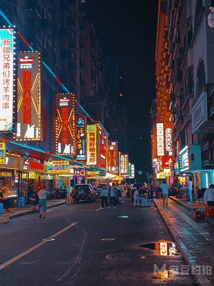 夜景模特