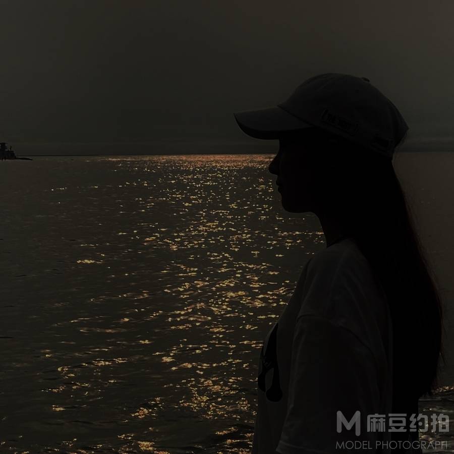 黑白模特