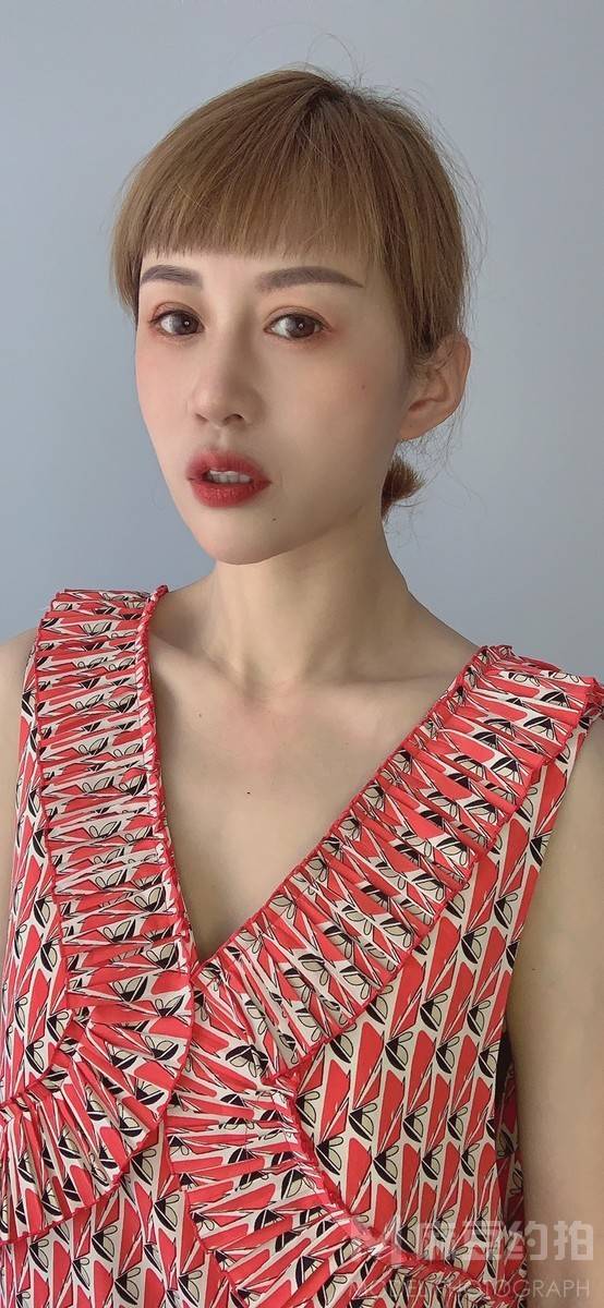 黑白模特