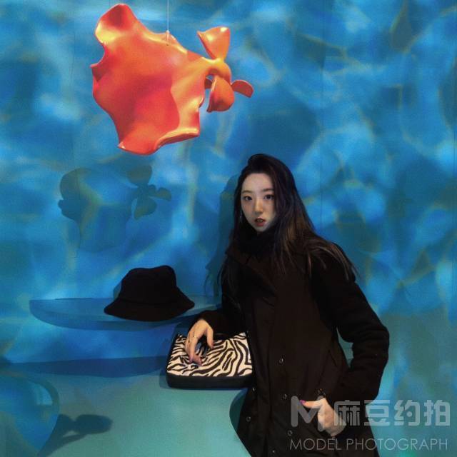 情绪模特