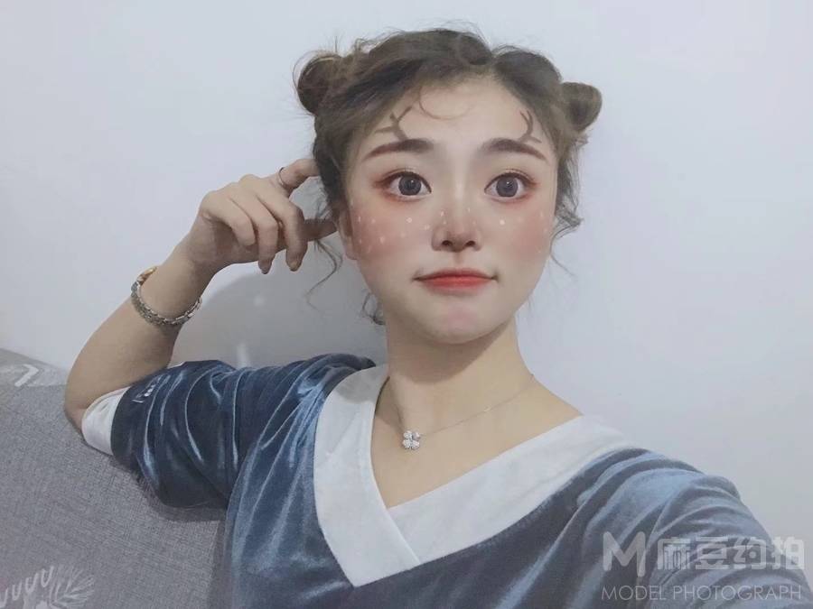 妆容模特