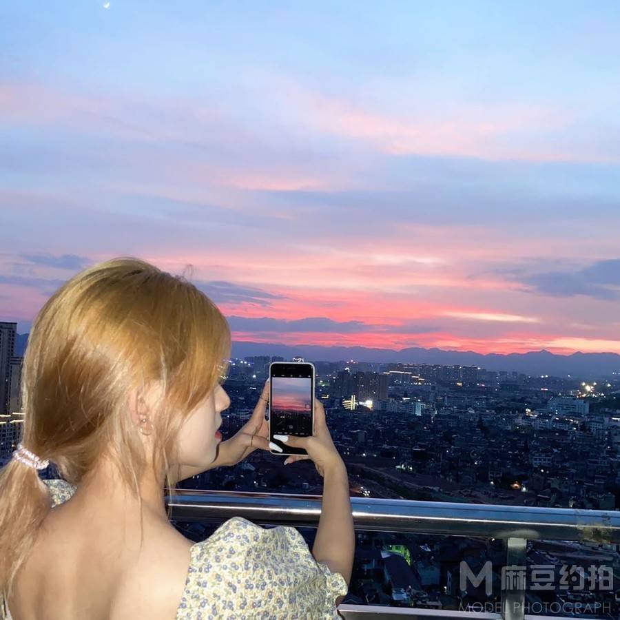 夜景模特