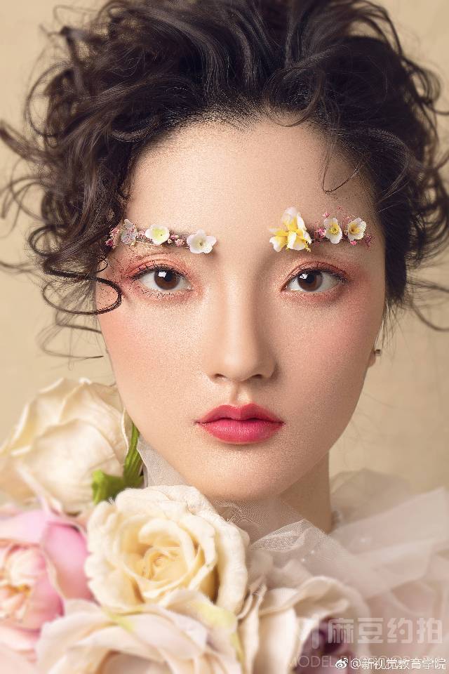 妆容模特