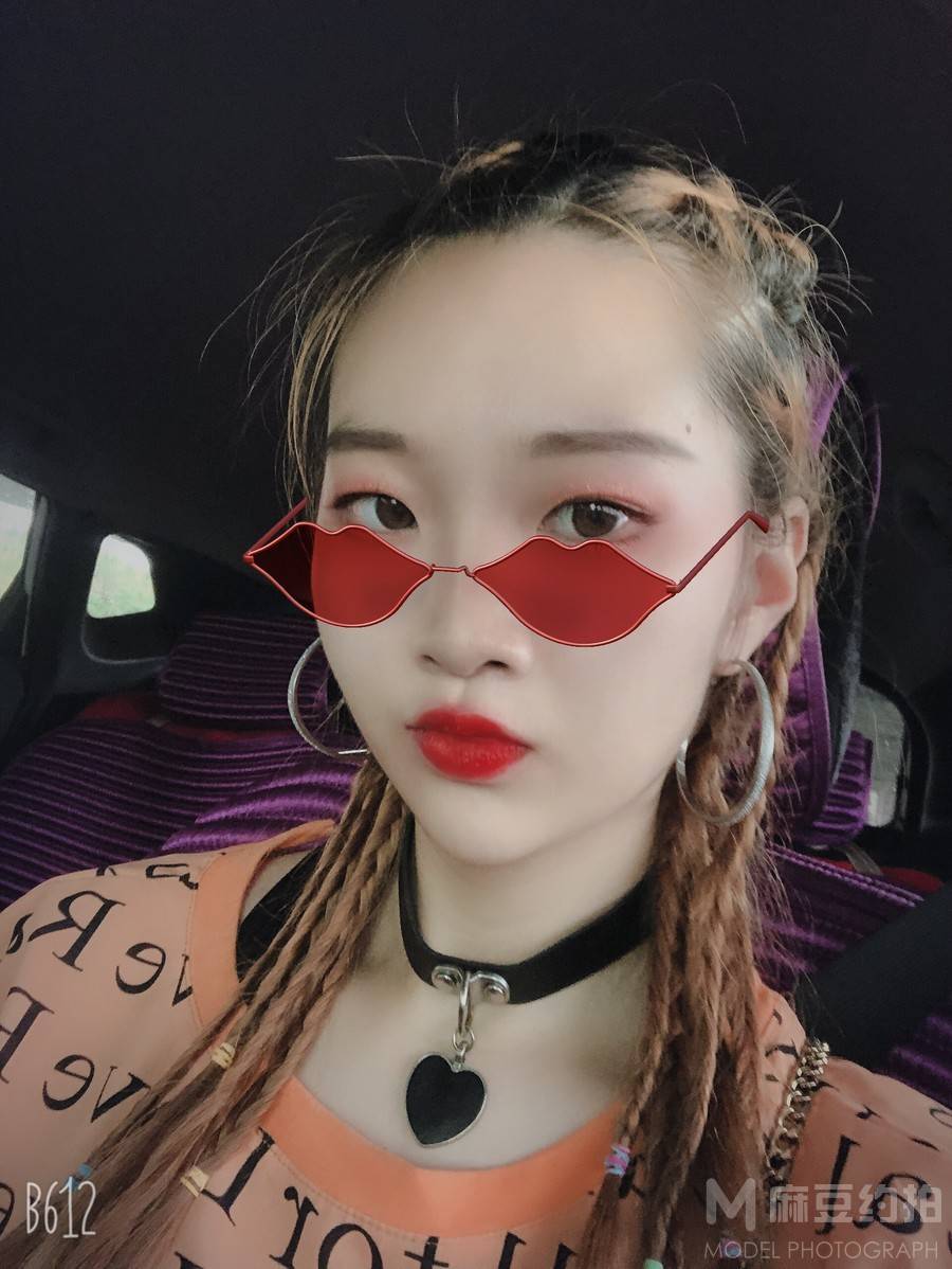 暗黑模特