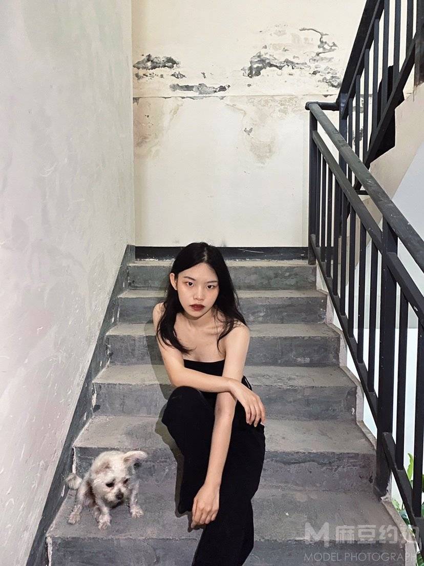 黑白模特