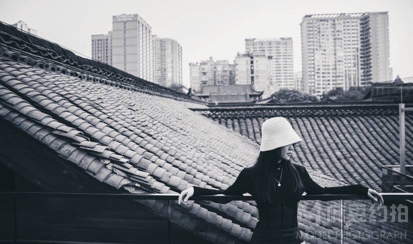 黑白模特