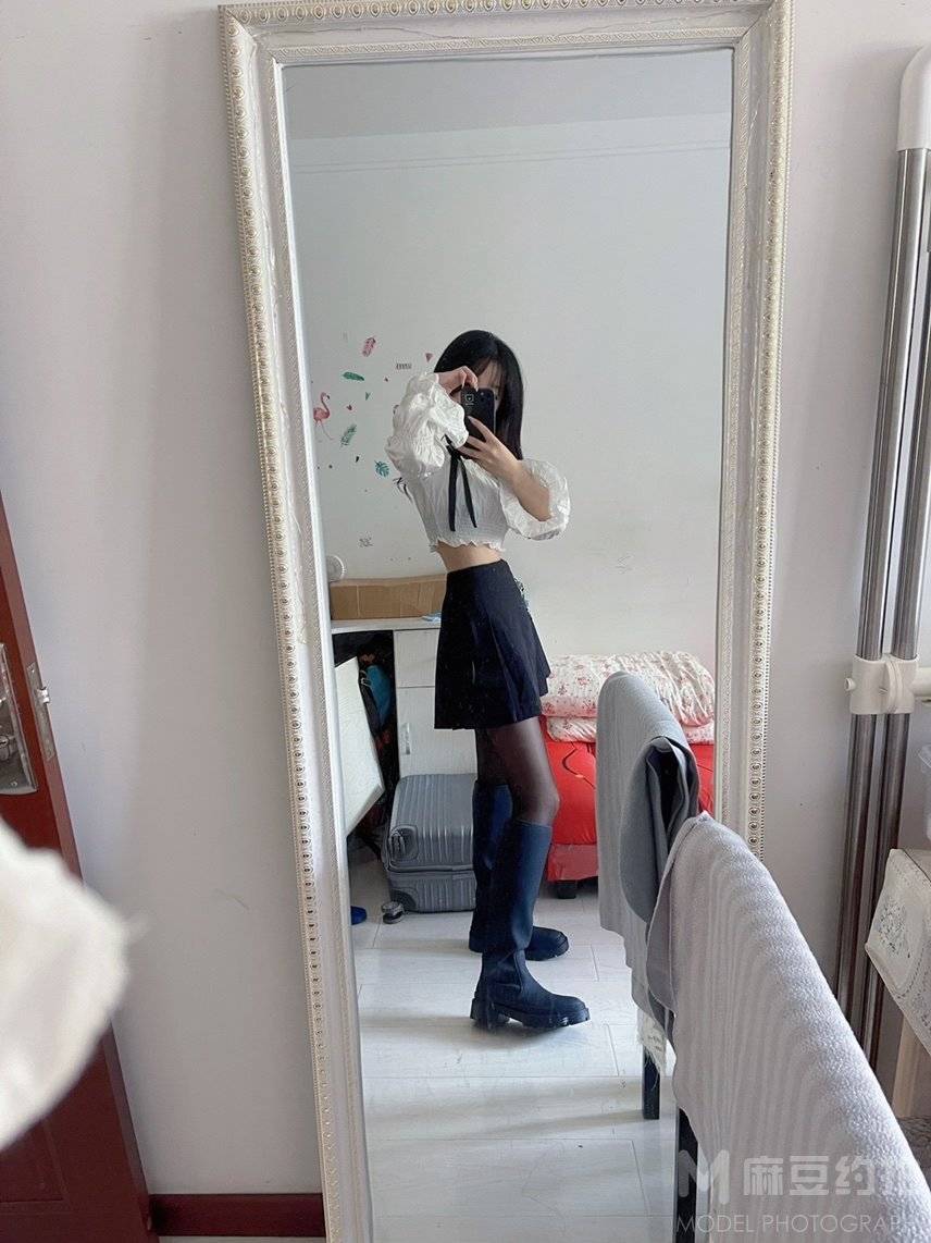 黑白模特