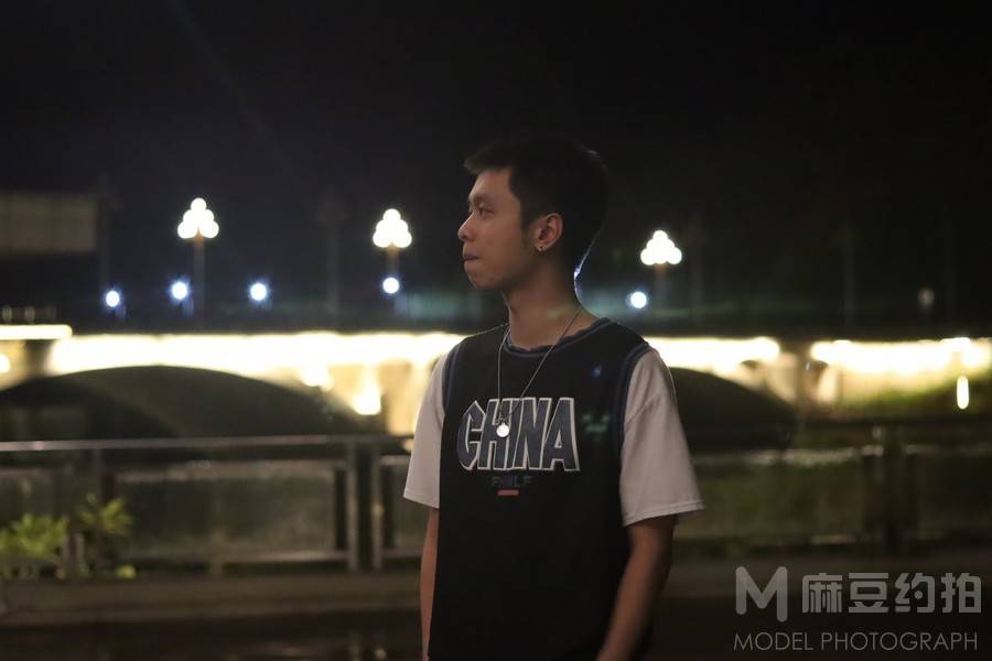 夜景模特