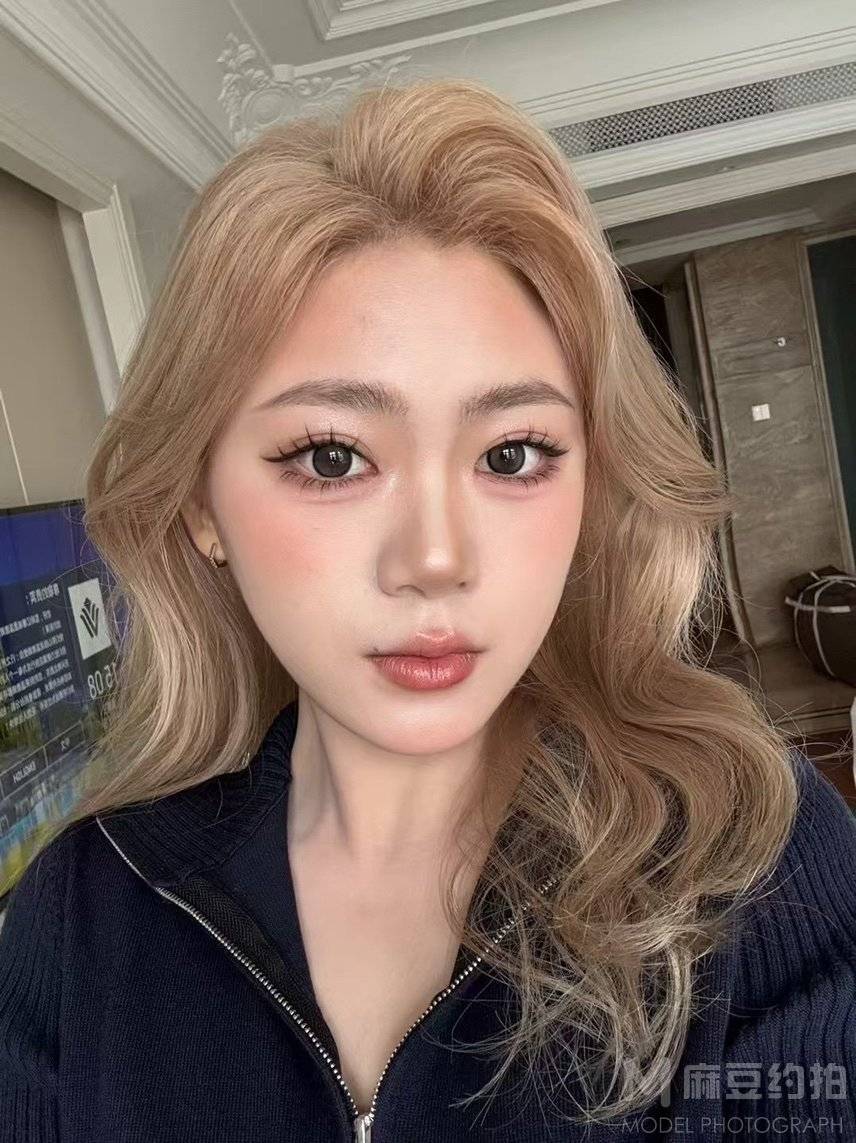 妆容模特