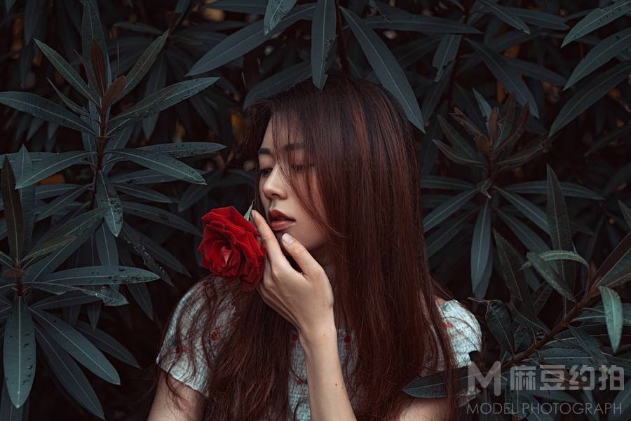 情绪模特