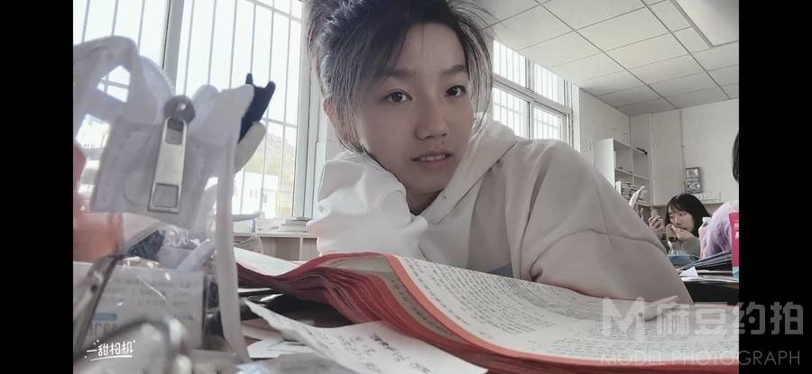 校园模特