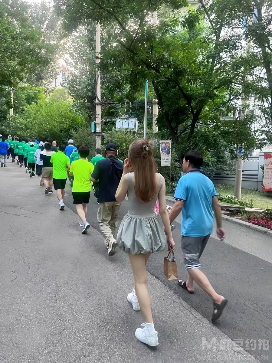 清新模特