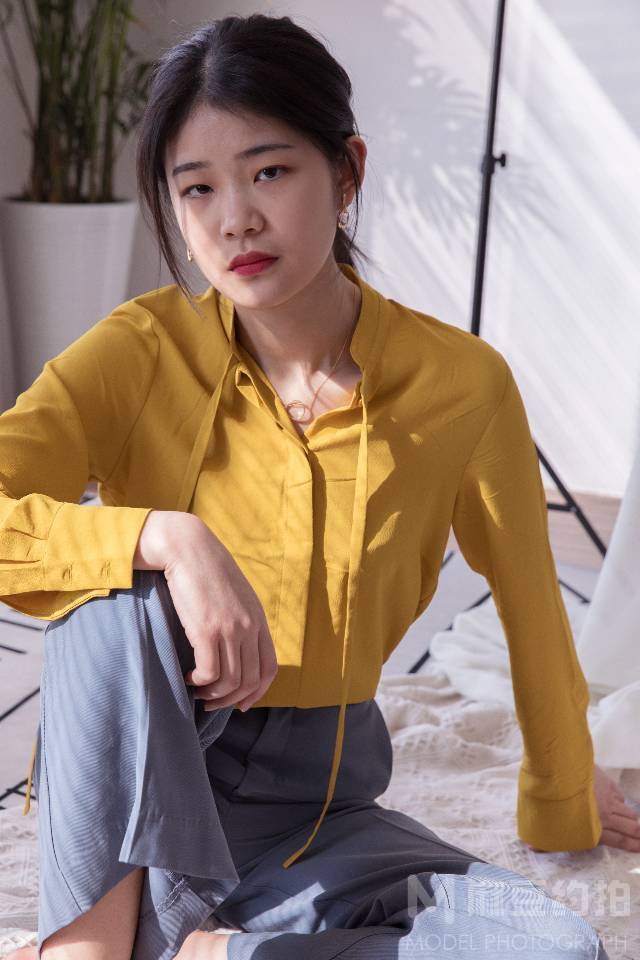 情绪模特