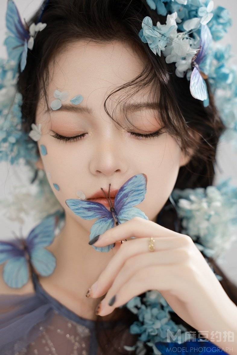 情绪模特
