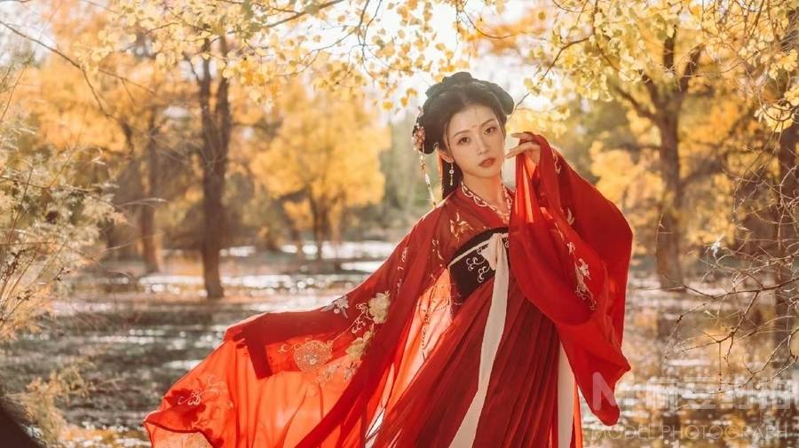 汉服模特
