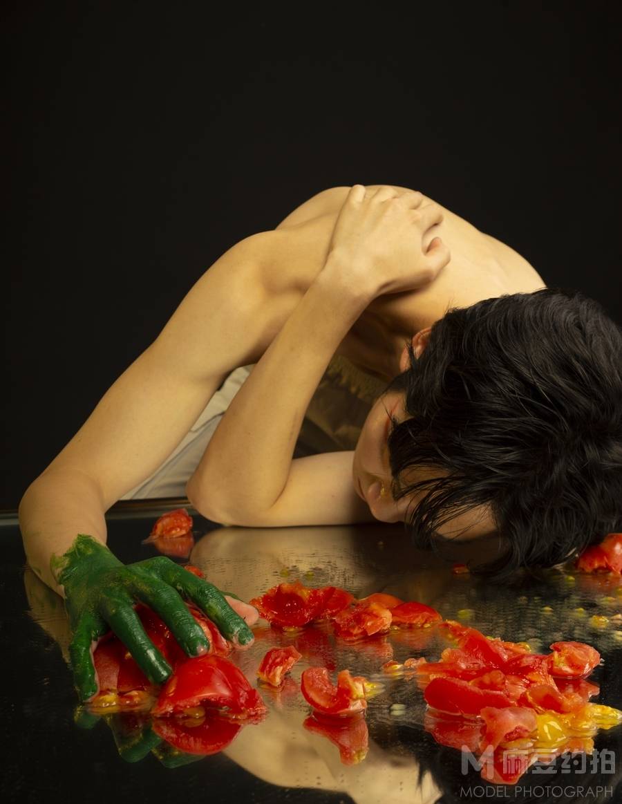 情绪模特