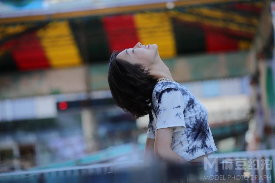 情绪模特