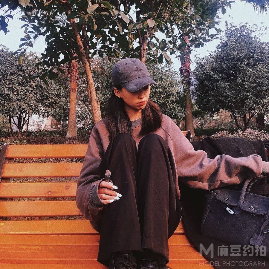 情绪模特