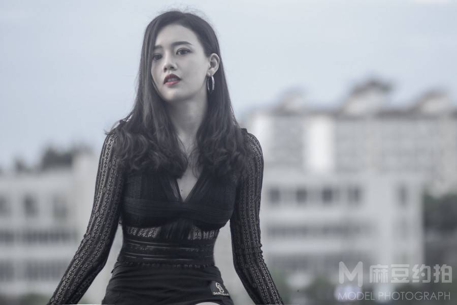 黑白模特