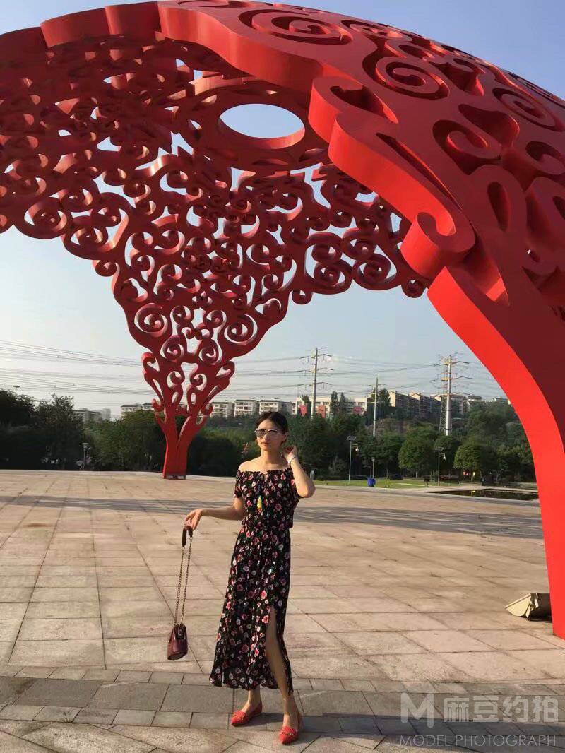 黑白模特