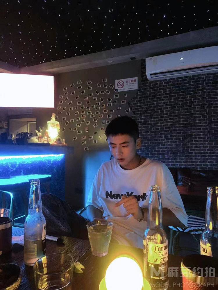 胶片模特