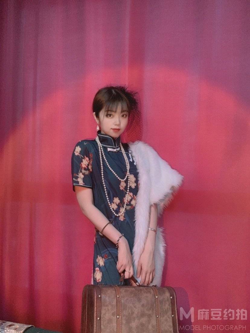 胶片模特