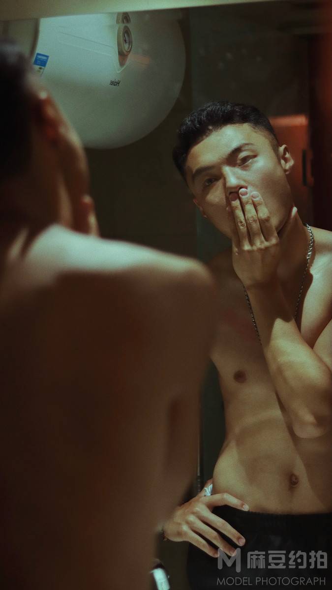 黑白模特