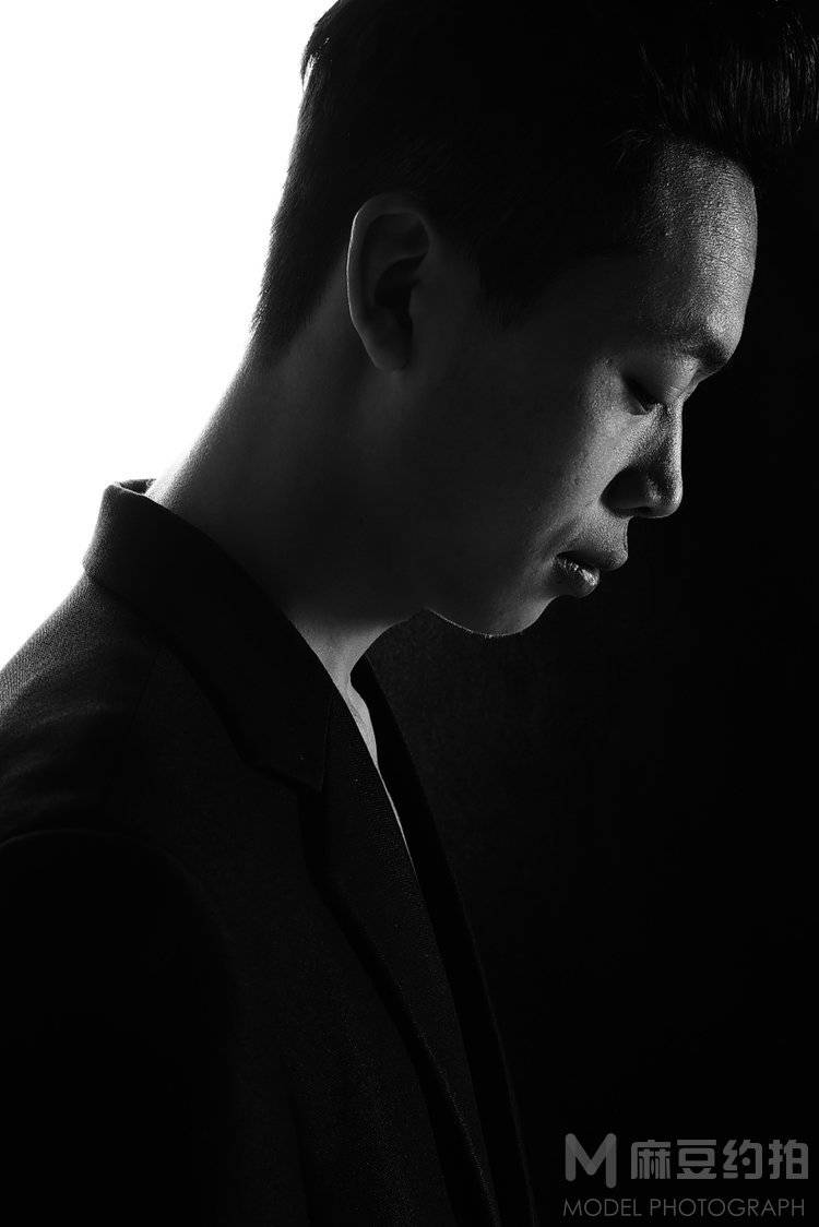 黑白模特