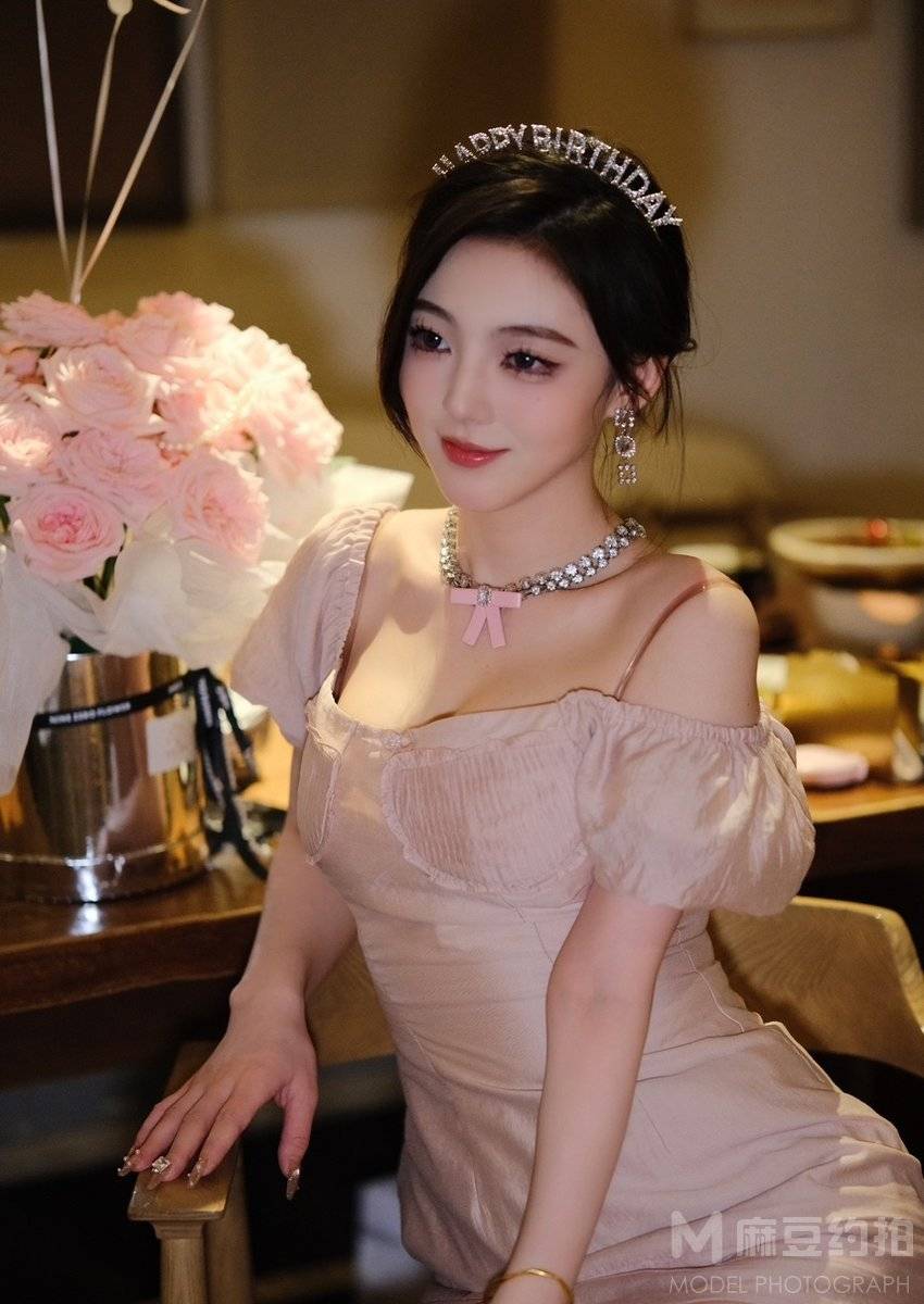 宝丽来模特