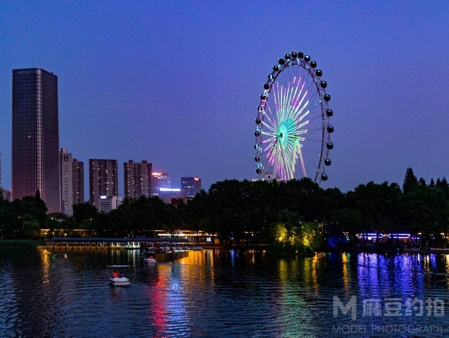 夜景模特