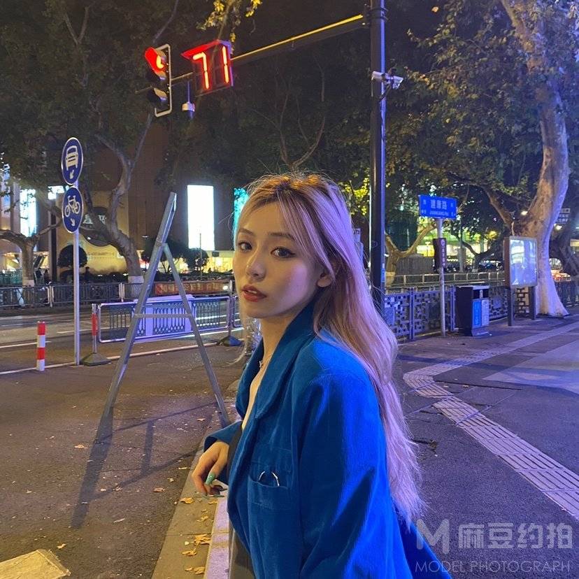 夜景模特