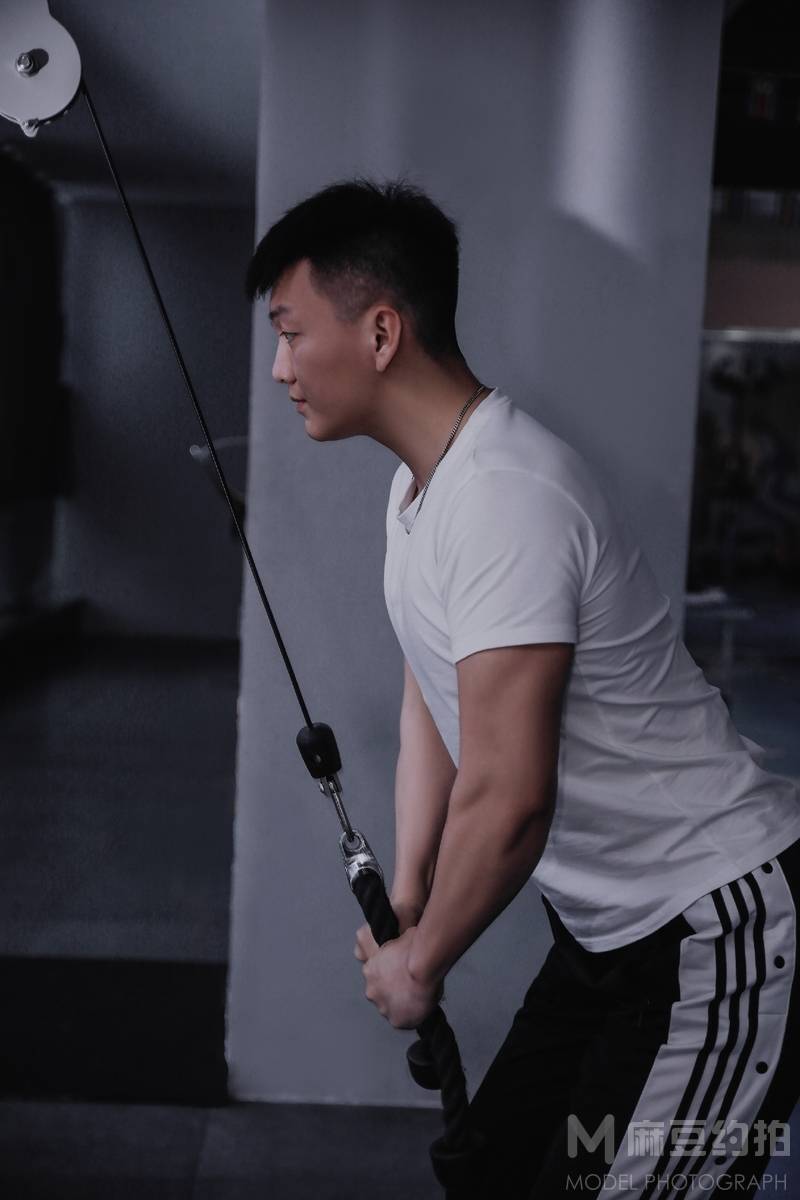 黑白模特