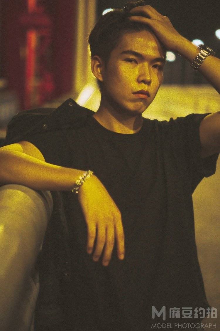 黑白模特