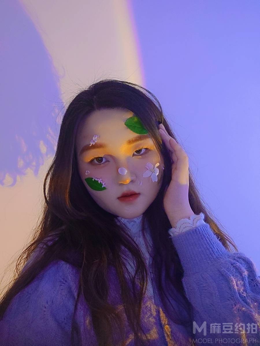 情绪模特