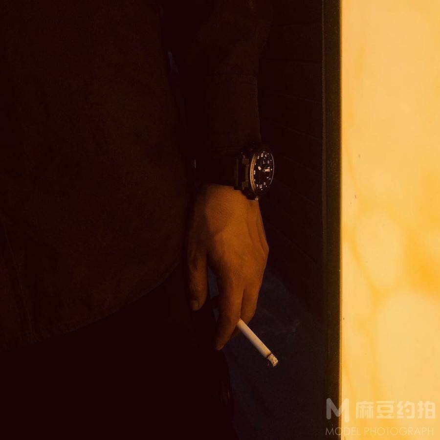 情绪模特