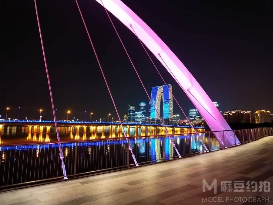 夜景模特