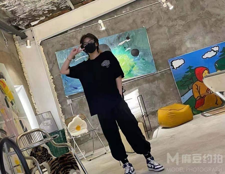 情绪模特