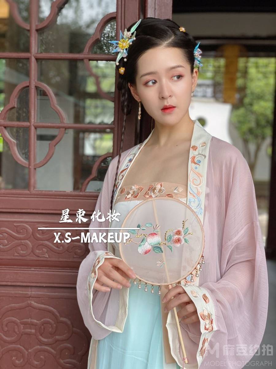 妆容模特