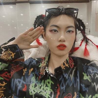 情绪模特