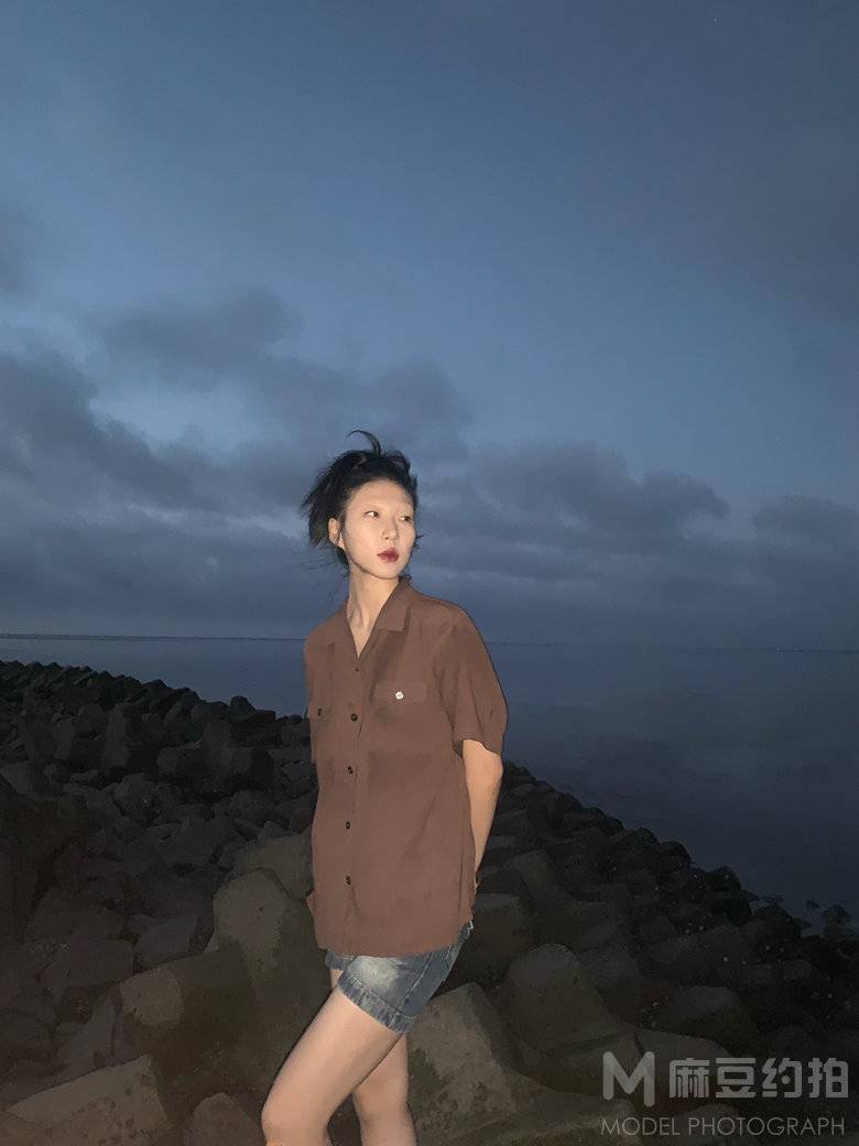 黑白模特