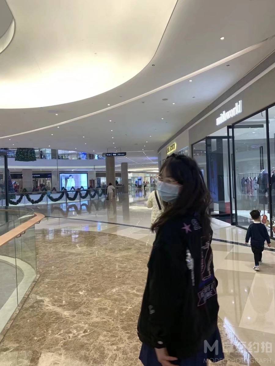 校园模特