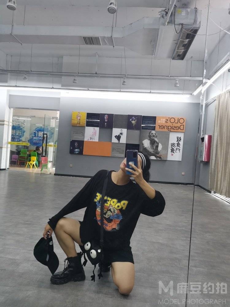 黑白模特